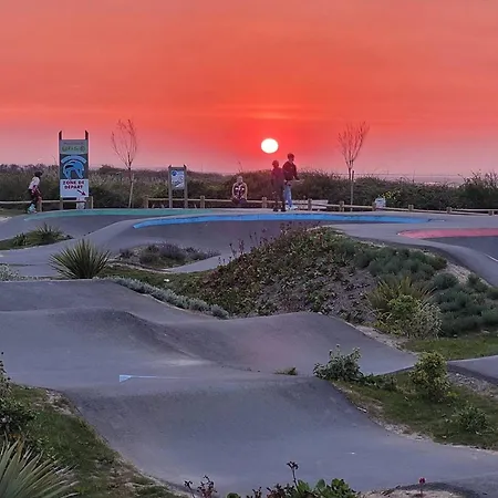 Apartment Duplex Avec Jardin Prive Pour 4 Pers. A 400m De La - Merville-franceville - Fr-1-465-110 *