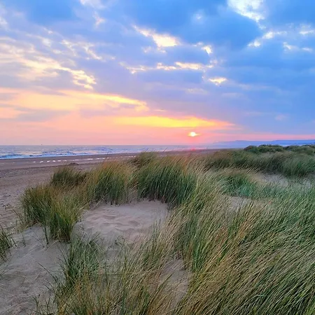 Apartment Duplex Avec Jardin Prive Pour 4 Pers. A 400m De La - Merville-franceville - Fr-1-465-110 *