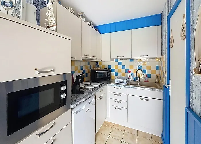 Duplex Avec Jardin Prive Pour 4 Pers. A 400m De La - Merville-franceville - Fr-1-465-110 Apartment *