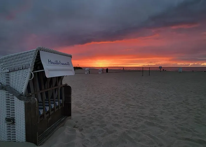 Duplex Avec Jardin Prive Pour 4 Pers. A 400m De La - Merville-franceville - Fr-1-465-110 Apartment