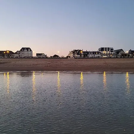 Duplex Avec Jardin Prive Pour 4 Pers. A 400m De La - Merville-franceville - Fr-1-465-110 * Merville-Franceville-Plage