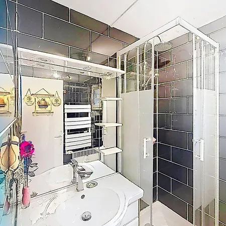 Appartement Duplex Avec Jardin Privé Pour 4 Pers. à 400m De La - Merville-franceville - Fr-1-465-110