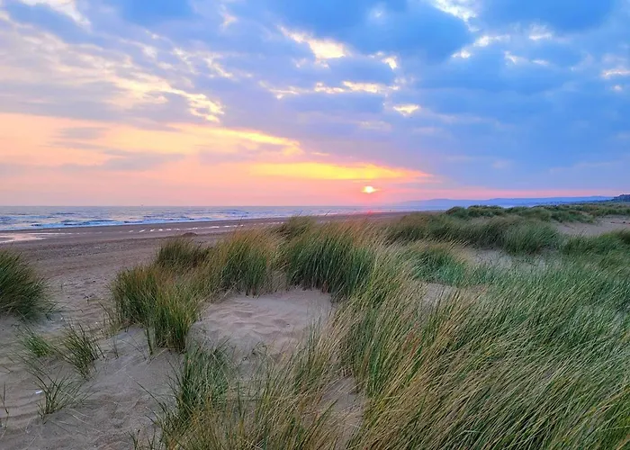 شقة Duplex Avec Jardin Prive Pour 4 Pers. A 400m De La - Merville-franceville - Fr-1-465-110 *